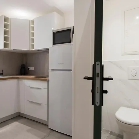 2 Neuf Sur Le Port à Coté De La *