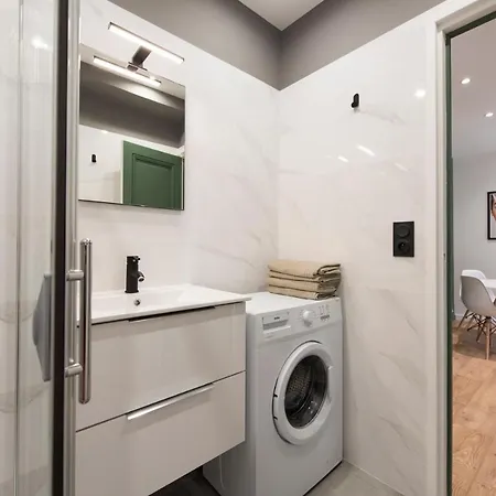 2 Neuf Sur Le Port à Coté De La * Saint-Raphaël