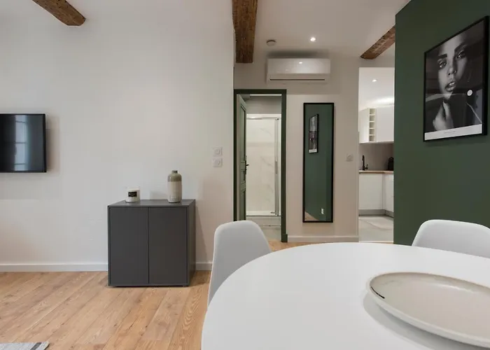 2 Neuf Sur Le Port A Cote De La Daire Saint-Raphaël